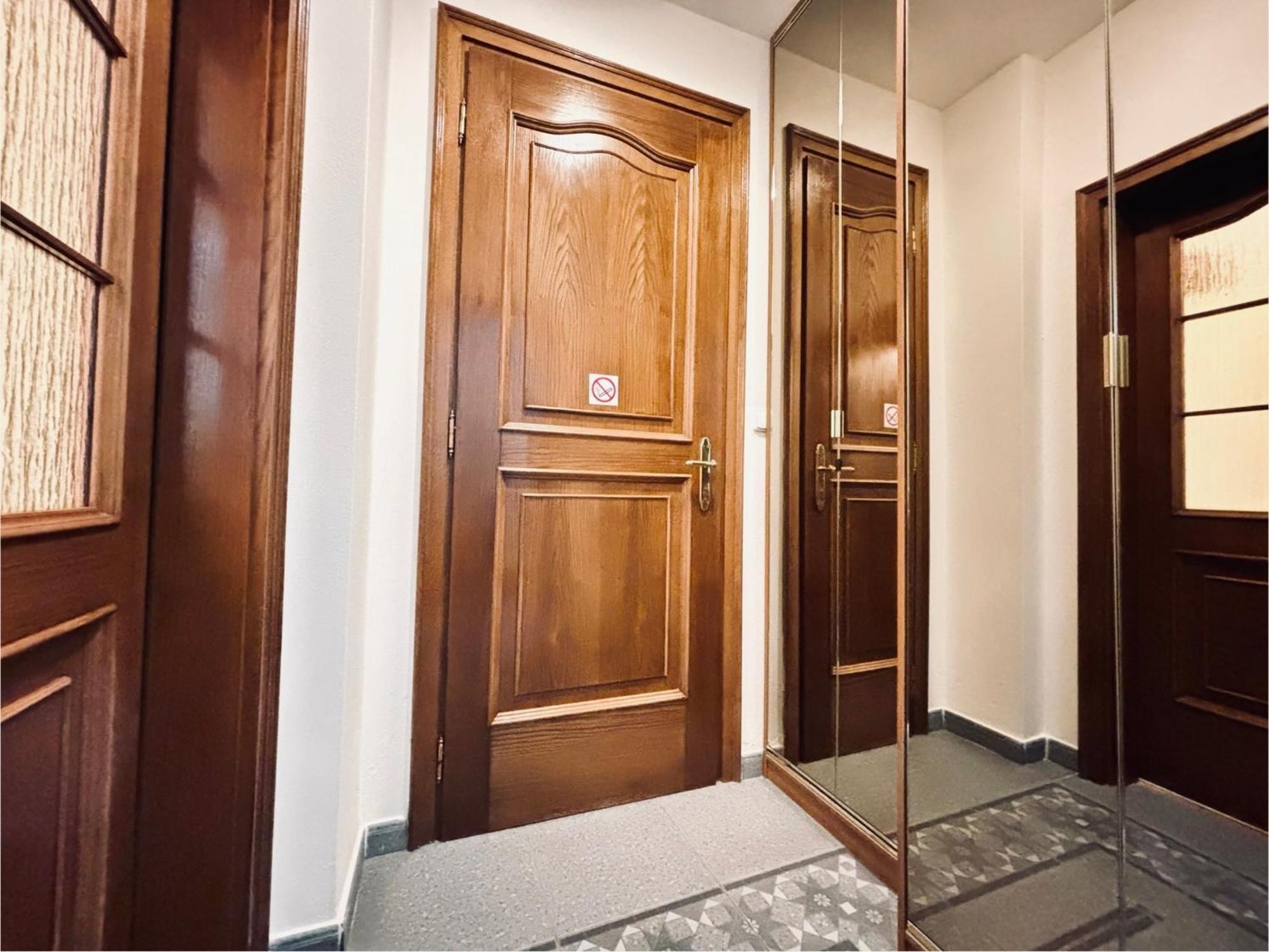 קרלובי וארי Poet'S Theme Room, Free Parking מראה חיצוני תמונה